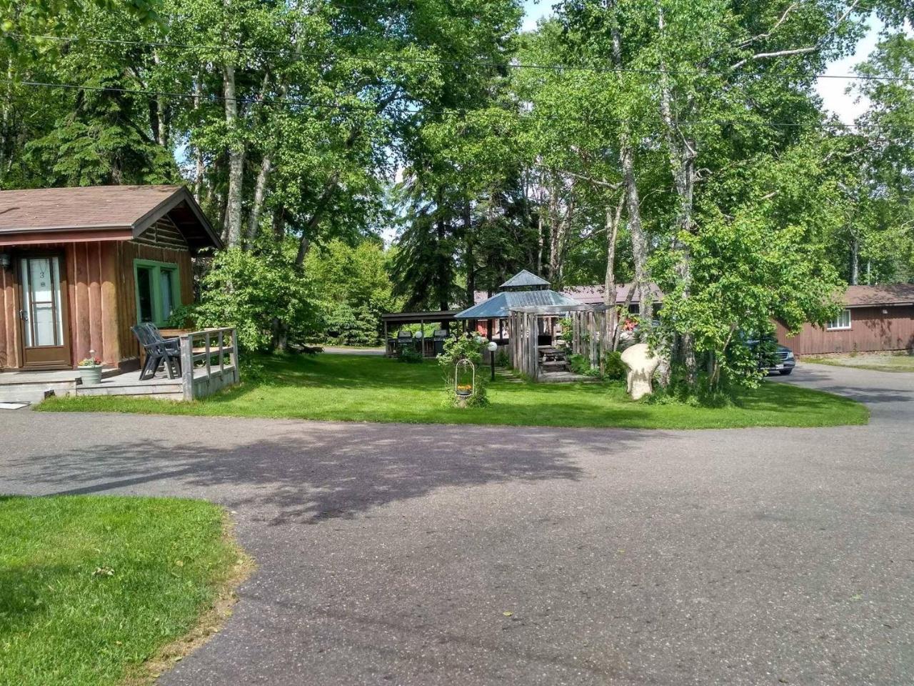 High Falls Motel & Cabins Wawa Exterior foto